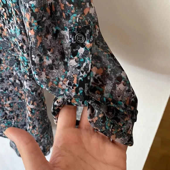 Socialite Button Down Cuff Sleeve 3/4 Sleeve Multicolor Print Open Back Blouse L - Picture 8 of 16